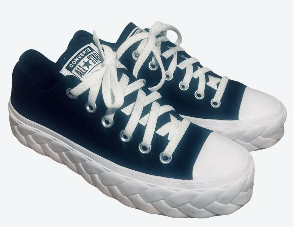 Converse round toe